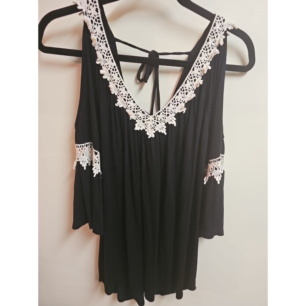G Collection Cold Shoulder Womens Black Blouse Cream Crochet Size M